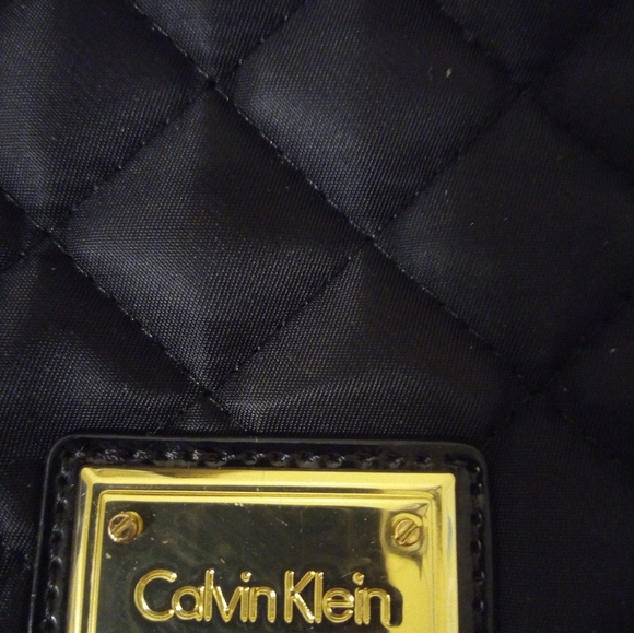 Calvin Klein Black Quilted Crossbody Bag - Picture 10 of 10
